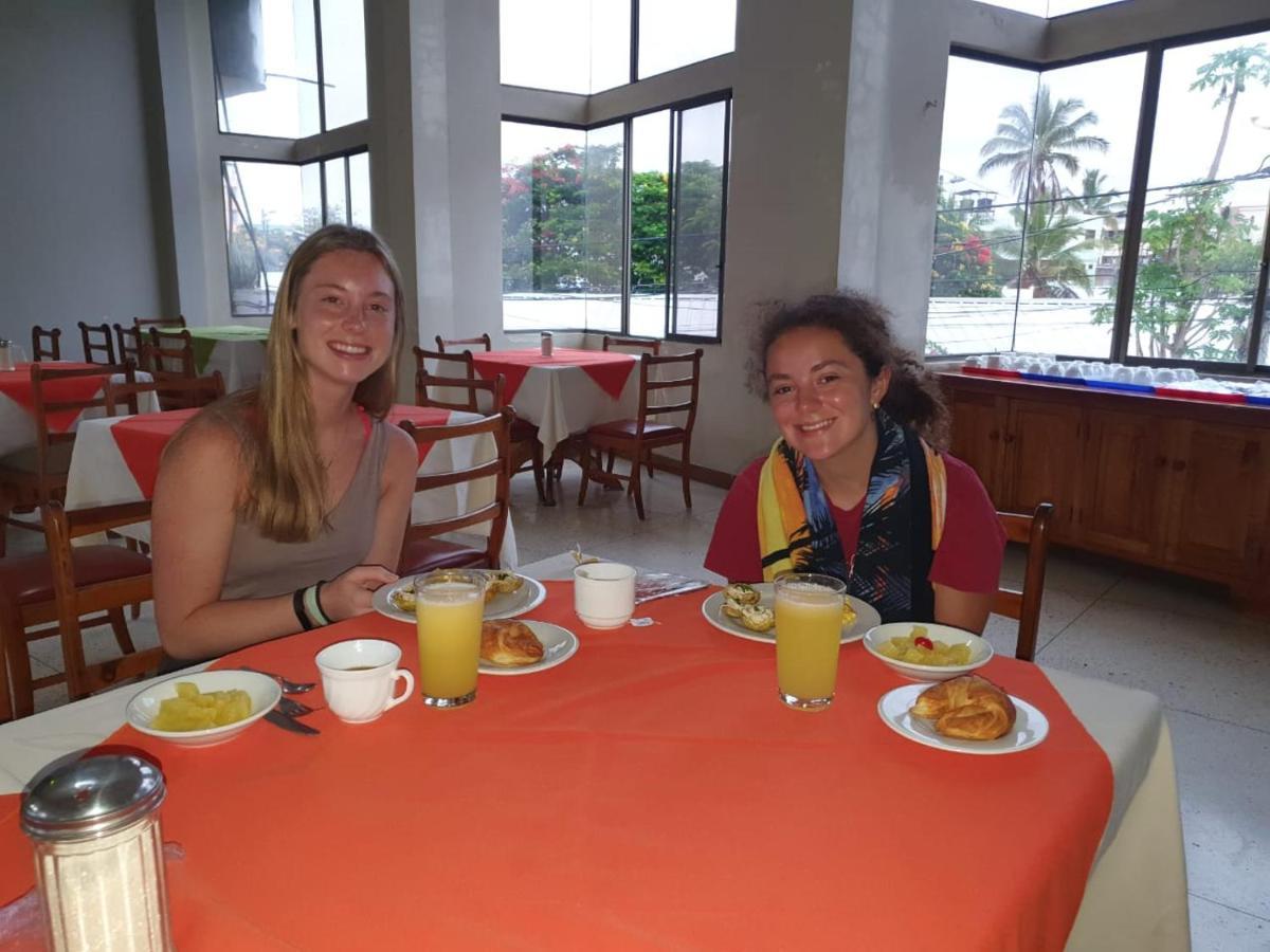 Hotel Palmeras Galapagos Puerto Ayora  Zewnętrze zdjęcie