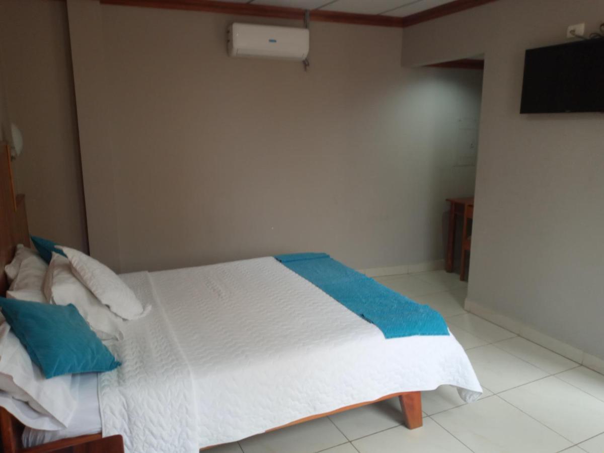 Hotel Palmeras Galapagos Puerto Ayora  Zewnętrze zdjęcie