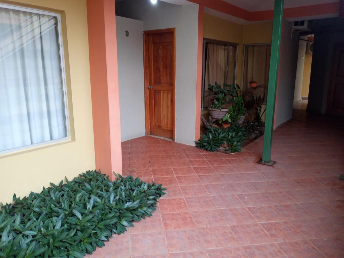 Hotel Palmeras Galapagos Puerto Ayora  Zewnętrze zdjęcie
